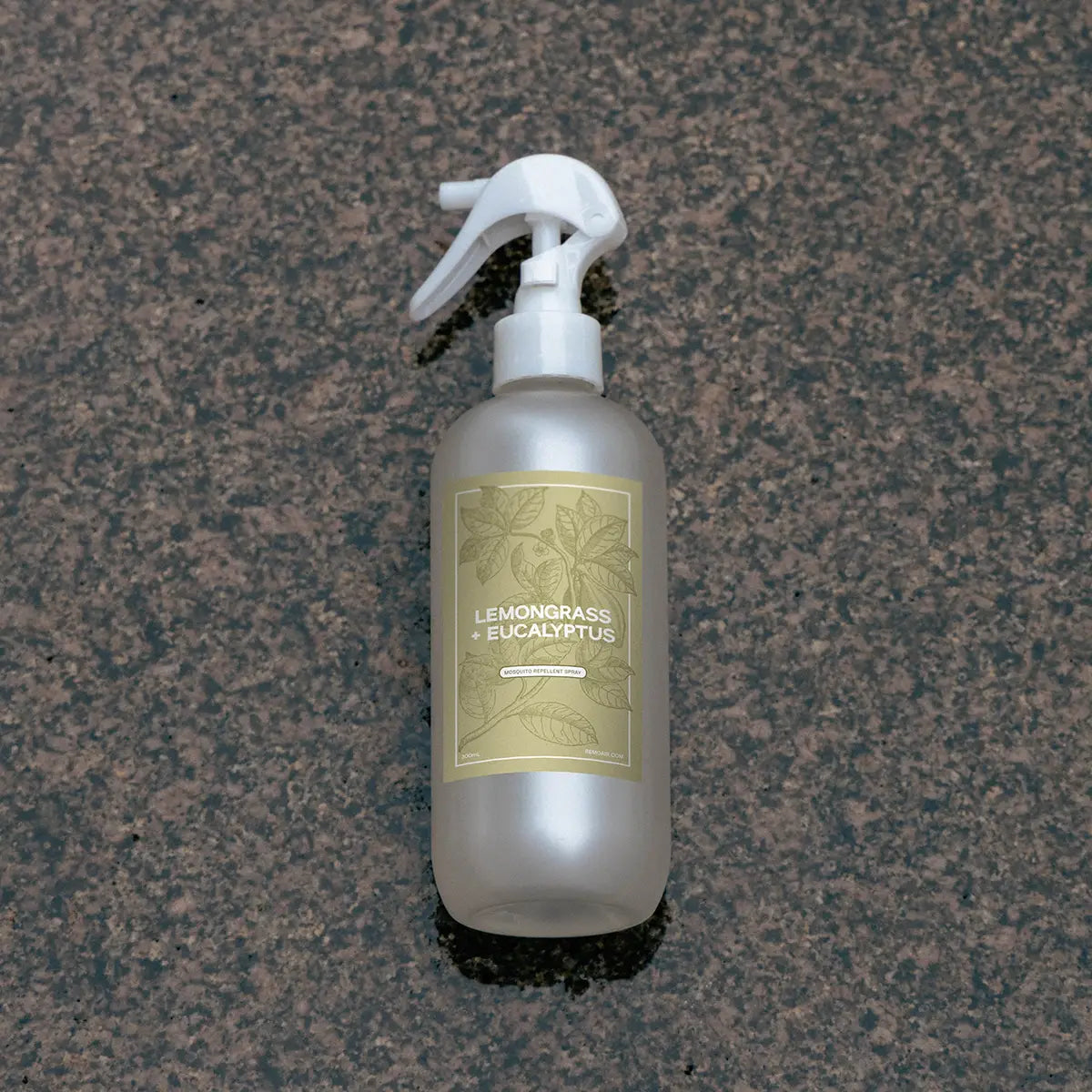 Ferskt skorið sítrónugras + tröllatré & Citrepel® - moskítósprey